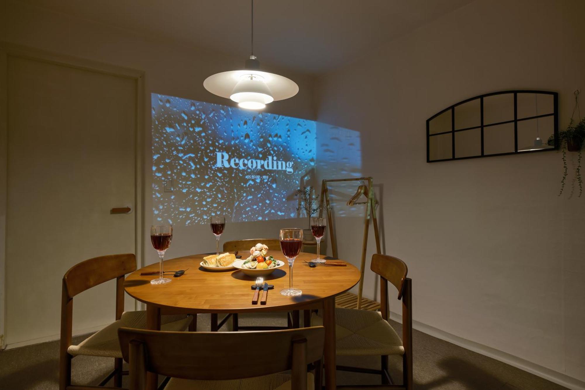 Monarch Apartment *
